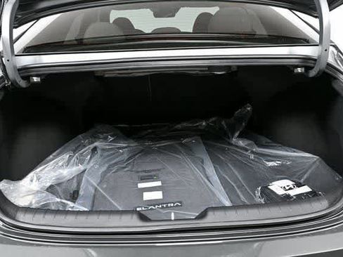 New 2026 Hyundai Elantra Limited image 9