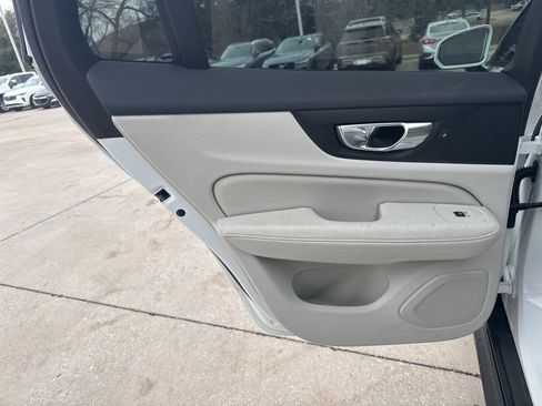 Used 2022 Volvo V60 T5 Cross Country w/ Advanced Package image 17