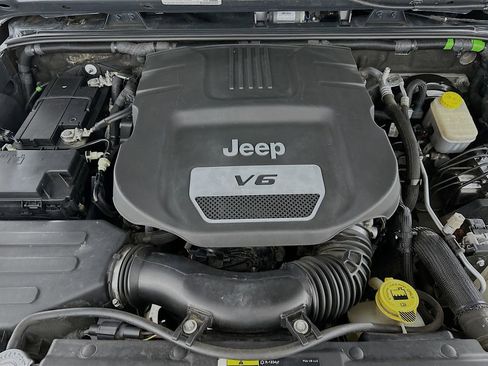 Used 2017 Jeep Wrangler Sport w/ Quick Order Package 24S AWD/4WD image 32