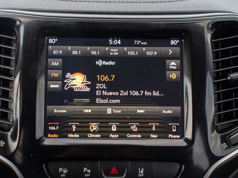 Used 2019 Jeep Cherokee Limited w/ Luxury Group image 23