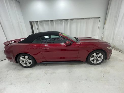 Used 2017 Ford Mustang Convertible RWD image 4