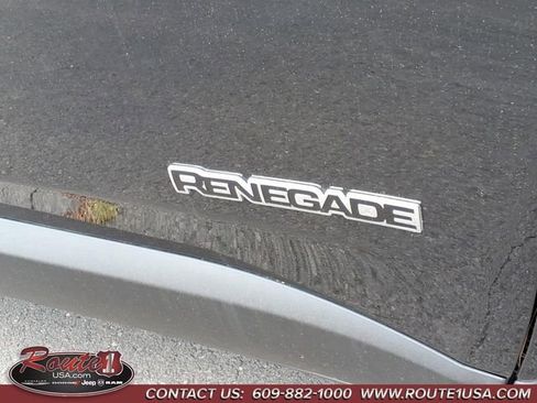 Used 2023 Jeep Renegade Latitude AWD/4WD image 11