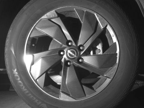 Used 2025 Nissan Rogue SV AWD/4WD image 12