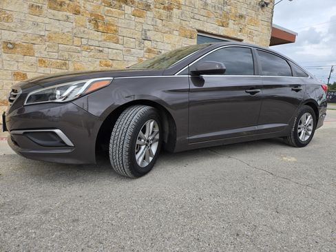 Used 2016 Hyundai Sonata SE image 2