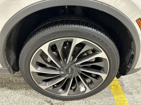 Used 2025 Lincoln Aviator Reserve w/ Equipment Group 201A image 13