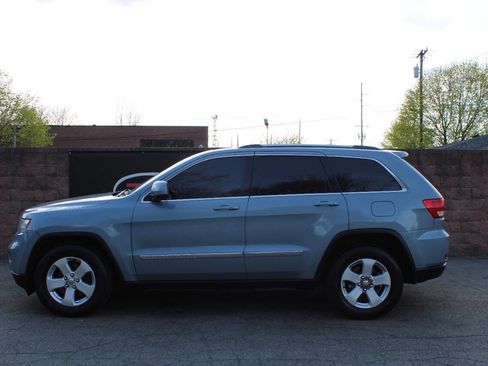 Used 2012 Jeep Grand Cherokee Laredo image 2