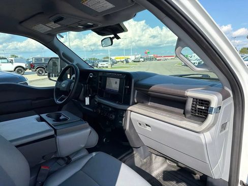 Used 2024 Ford F550 4x4 Crew Cab Super Duty image 21