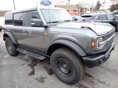 New 2025 Ford Bronco Badlands image 8