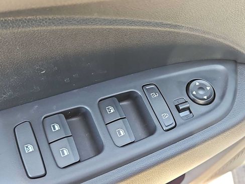Used 2026 Hyundai Venue SEL FWD image 17