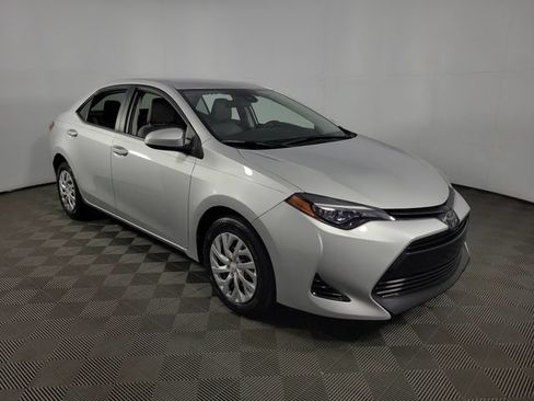 Used 2019 Toyota Corolla LE FWD image 1