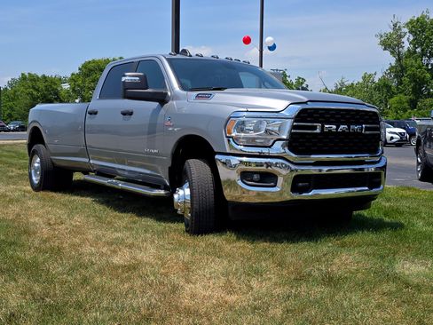 Used 2024 RAM 3500 Big Horn AWD/4WD image 14