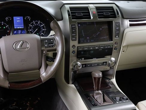 Used 2019 Lexus GX 460 Premium w/ Premium Package AWD/4WD image 18