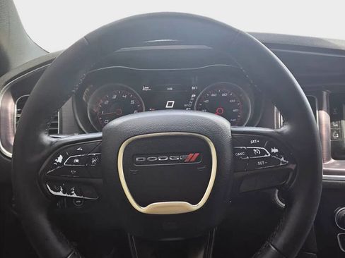 Used 2017 Dodge Charger SE w/ Popular Equipment Group image 8
