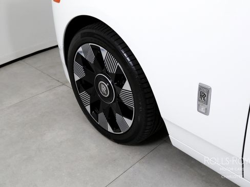 Certified 2023 Rolls-Royce Phantom Sedan w/ The Phantom Package image 44