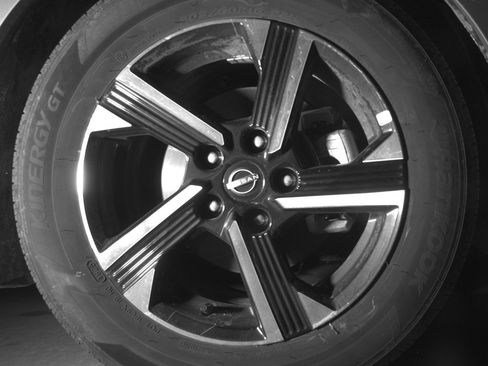 Used 2025 Nissan Sentra SV FWD image 13