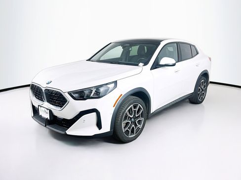Used 2025 BMW X2 xDrive28i image 3