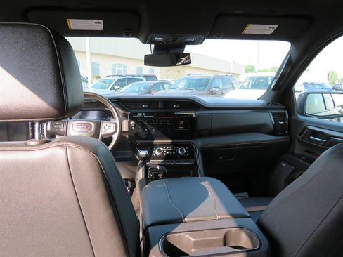 Used 2023 GMC Sierra 1500 AT4 w/ AT4 Premium Package AWD/4WD image 30