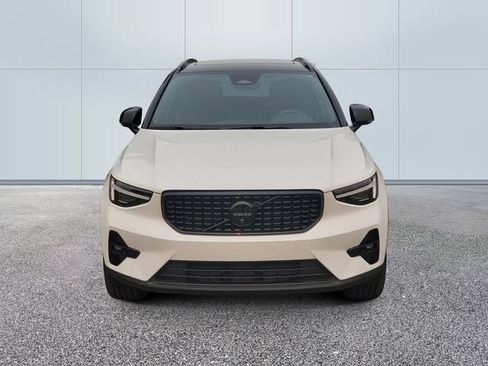 Used 2026 Volvo XC40 B5 Ultra w/ Climate Package AWD/4WD image 2