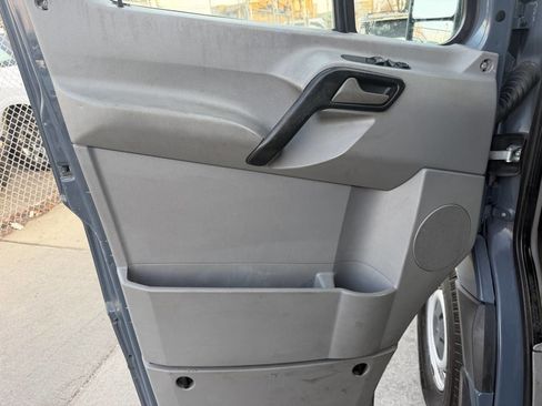 Used 2018 Mercedes-Benz Sprinter 2500 image 9