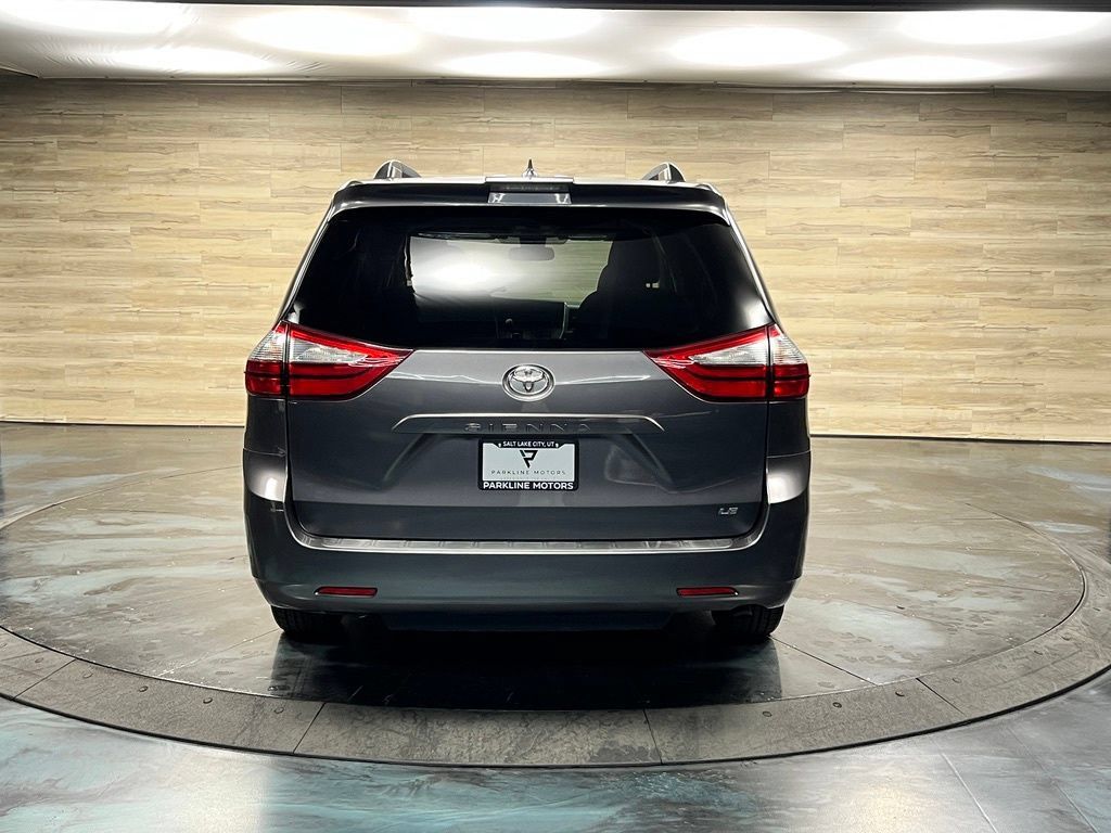 Used 2019 Toyota Sienna LE FWD image 19