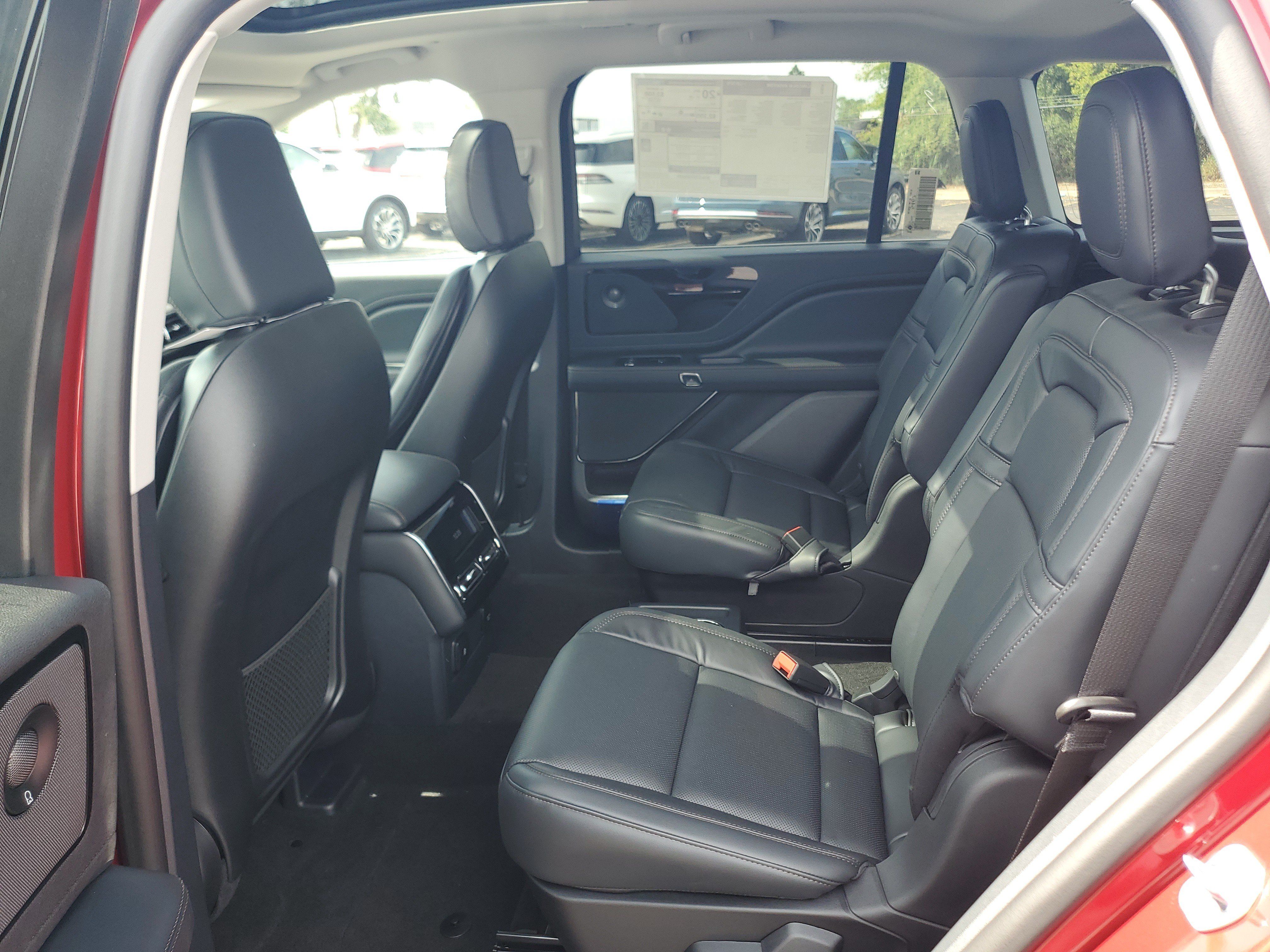 New 2027 Lincoln Aviator Reserve w/ Jet Appearance Package AWD/4WD image 21