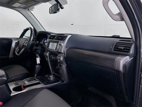 Used 2017 Toyota 4Runner SR5 Premium image 27