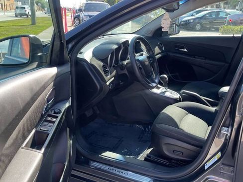Used 2016 Chevrolet Cruze LT image 12