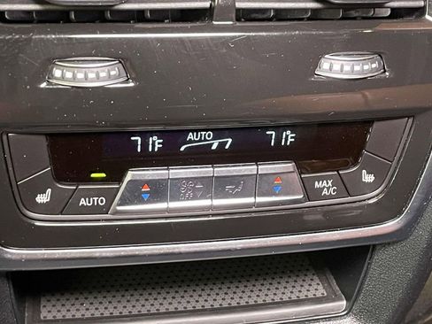 Used 2023 BMW X7 xDrive40i w/ Executive Package image 26