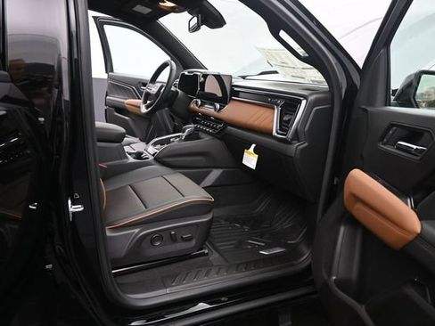 New 2026 GMC Canyon AT4 w/ Technology Plus Package AWD/4WD image 17