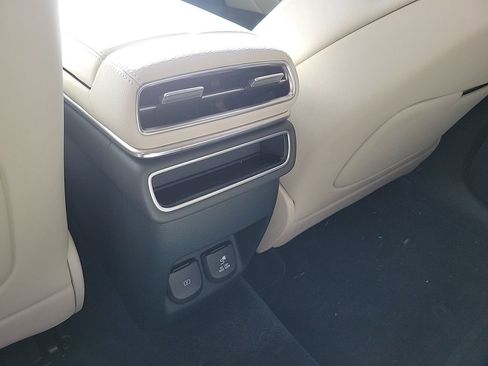 Used 2025 Genesis GV80 2.5T Advanced image 21