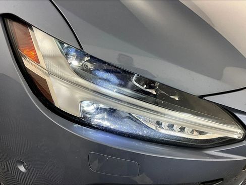 Used 2018 Volvo S90 T5 Momentum w/ Convenience Package AWD/4WD image 29