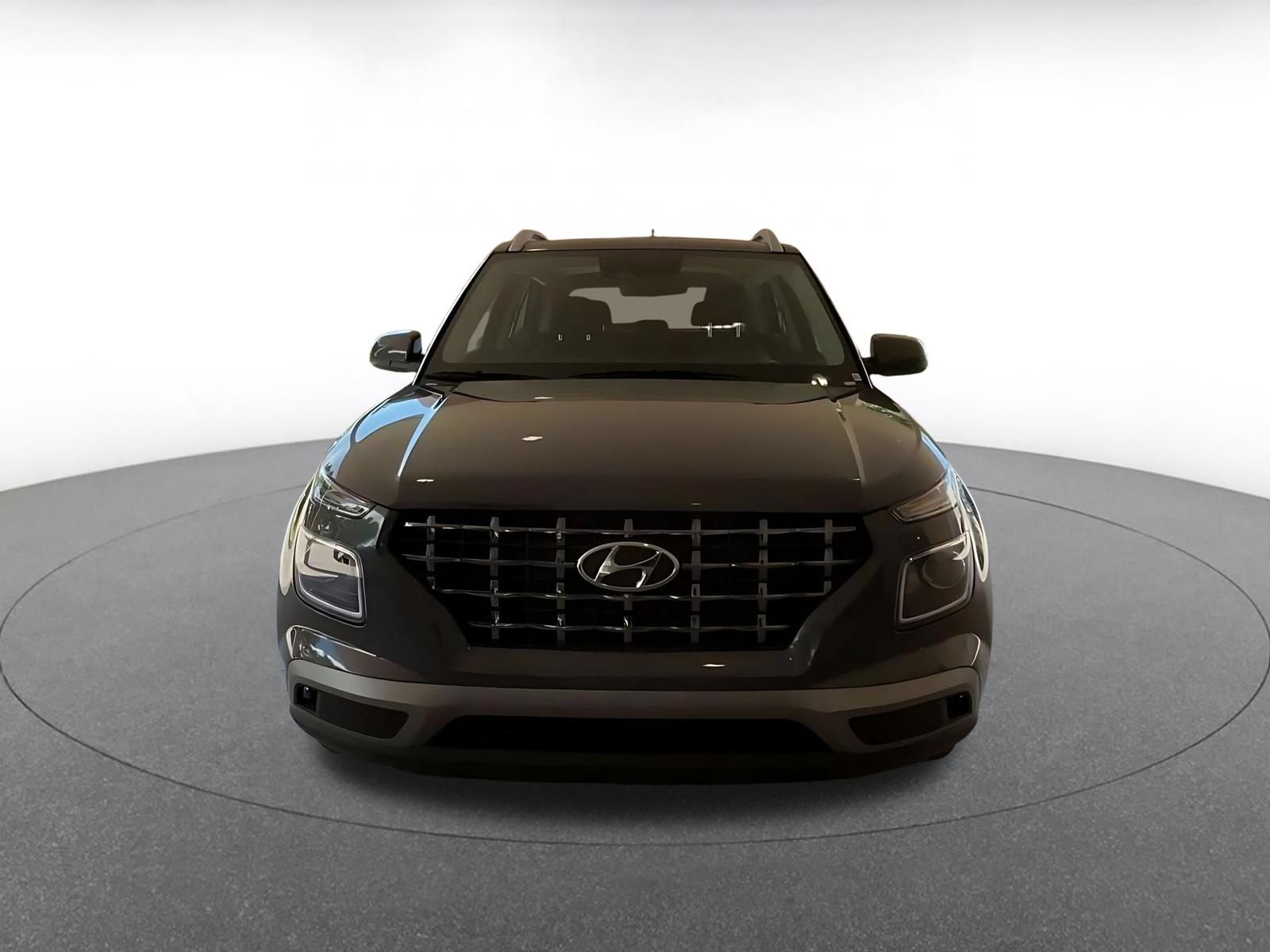 Used 2026 Hyundai Venue SEL FWD image 4