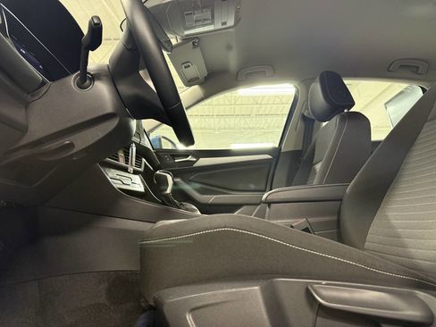 Used 2025 Volkswagen Jetta S image 7