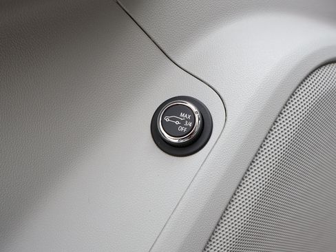 Used 2019 GMC Acadia SLT image 32