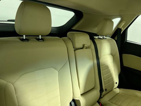 Used 2015 Ford Edge SEL image 34