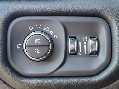 New 2026 RAM 1500 Big Horn AWD/4WD image 9