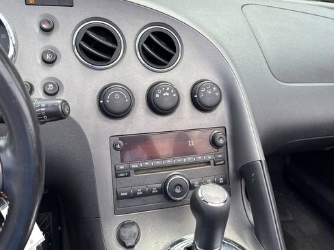 Used 2008 Pontiac Solstice GXP w/ Premium Package image 14