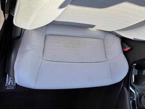 Used 2025 Toyota Corolla SE image 13