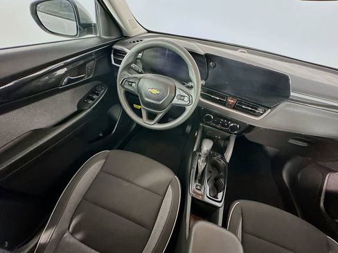 Used 2025 Chevrolet TrailBlazer LT AWD/4WD image 9