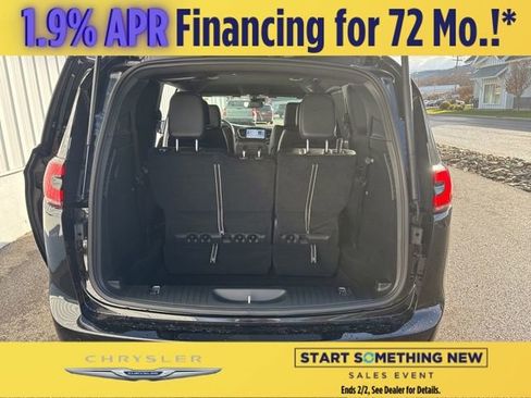 New 2026 Chrysler Pacifica Select image 22