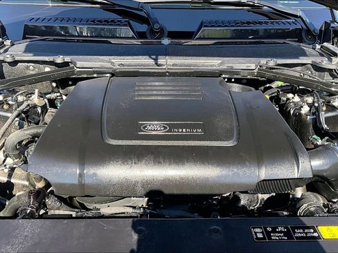 Used 2024 Land Rover Defender 110 S AWD/4WD image 9