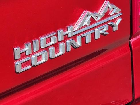 Used 2025 Chevrolet Silverado 1500 High Country w/ Technology Package AWD/4WD image 19
