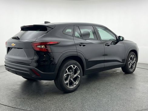 Used 2025 Chevrolet Trax LT image 9