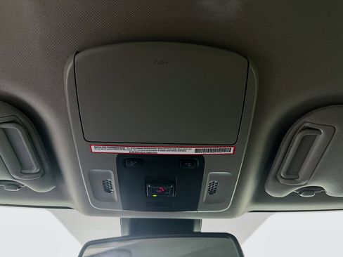 Used 2023 Toyota Camry SE w/ Convenience Package image 18