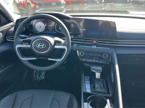 New 2026 Hyundai Elantra Limited image 25