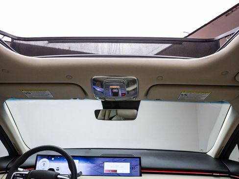 Used 2026 Genesis GV70 2.5T Advanced image 17