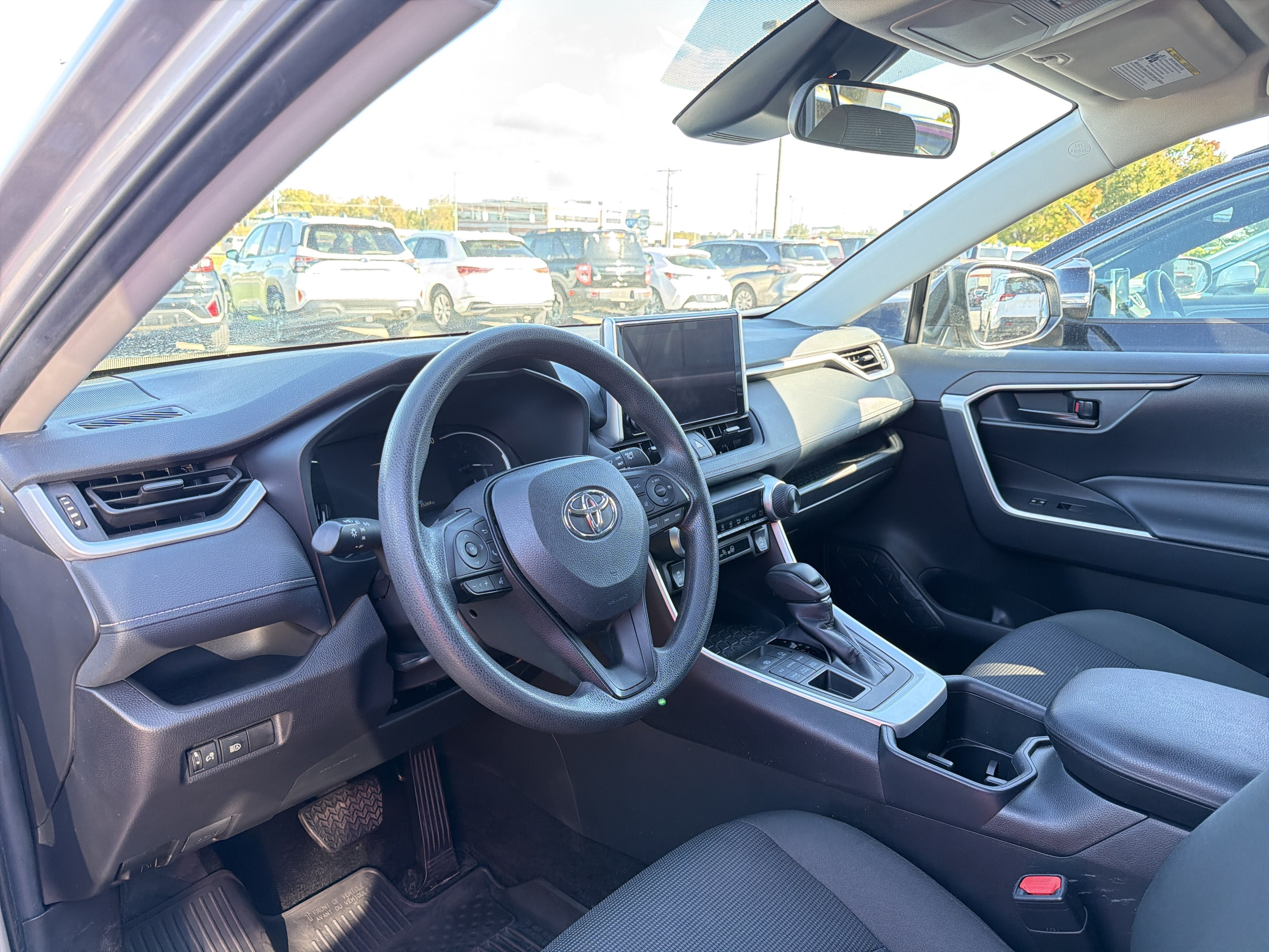 Used 2024 Toyota RAV4 LE AWD/4WD image 9