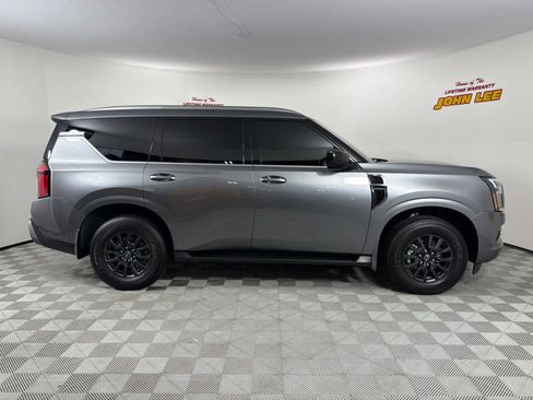 Used 2025 Nissan Armada SV image 7