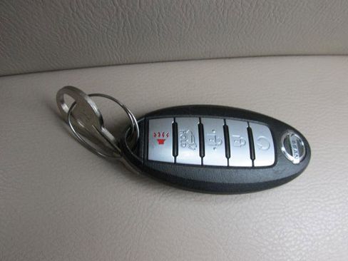 Used 2017 Nissan Pathfinder SL w/ SL Tech Package image 20