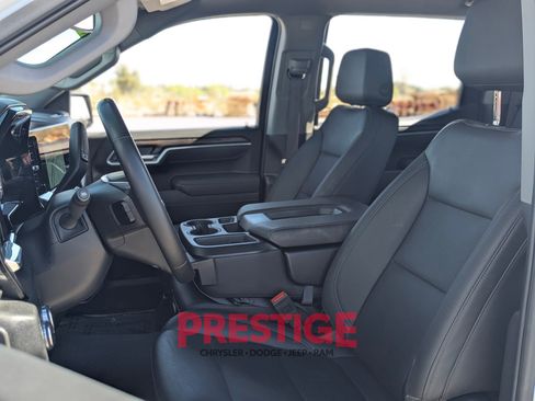 Used 2025 GMC Sierra 1500 SLT AWD/4WD image 31